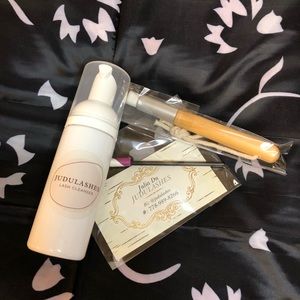 Eyelash Extension Cleanser